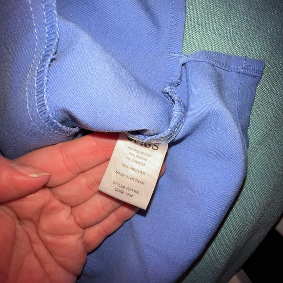 Figs scrub top xl - Picture 4 of 5